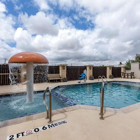 Best Western Plus North Odessa Inn & Suites Exterior photo